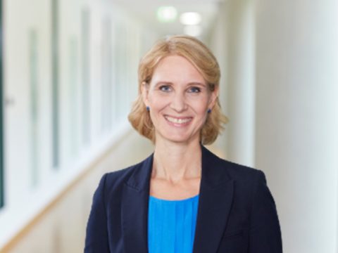 Das Bild zeigt Christina Tillmann, Vorständin der ADAC Stiftung.