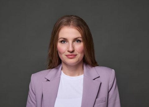 Porträtfoto Arnela Hodza, Assistentin Vorständin
