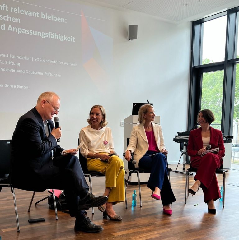 Im Panel, „Wie wir auch in Zukunft relevant bleiben: Stiftungsstrategie zwischen Ewigkeitsanspruch und Anpassungsfähigkeit“ diskutierte unsere Vorständin Christina Tillmann mit Claudia Straßer (Childinvest Foundation), wie Stiftungen ihre Relevanz sichern können.